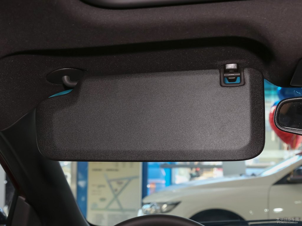 任性紅科魯澤車廂內(nèi)飾圖片