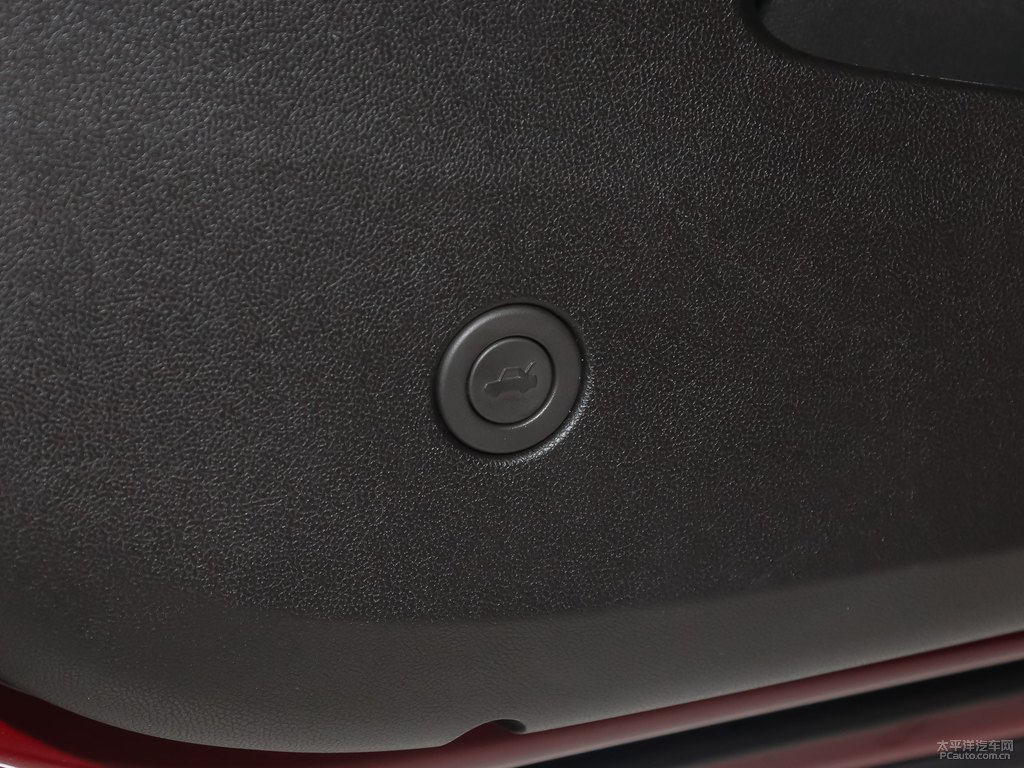 任性紅科魯澤車廂內(nèi)飾圖片