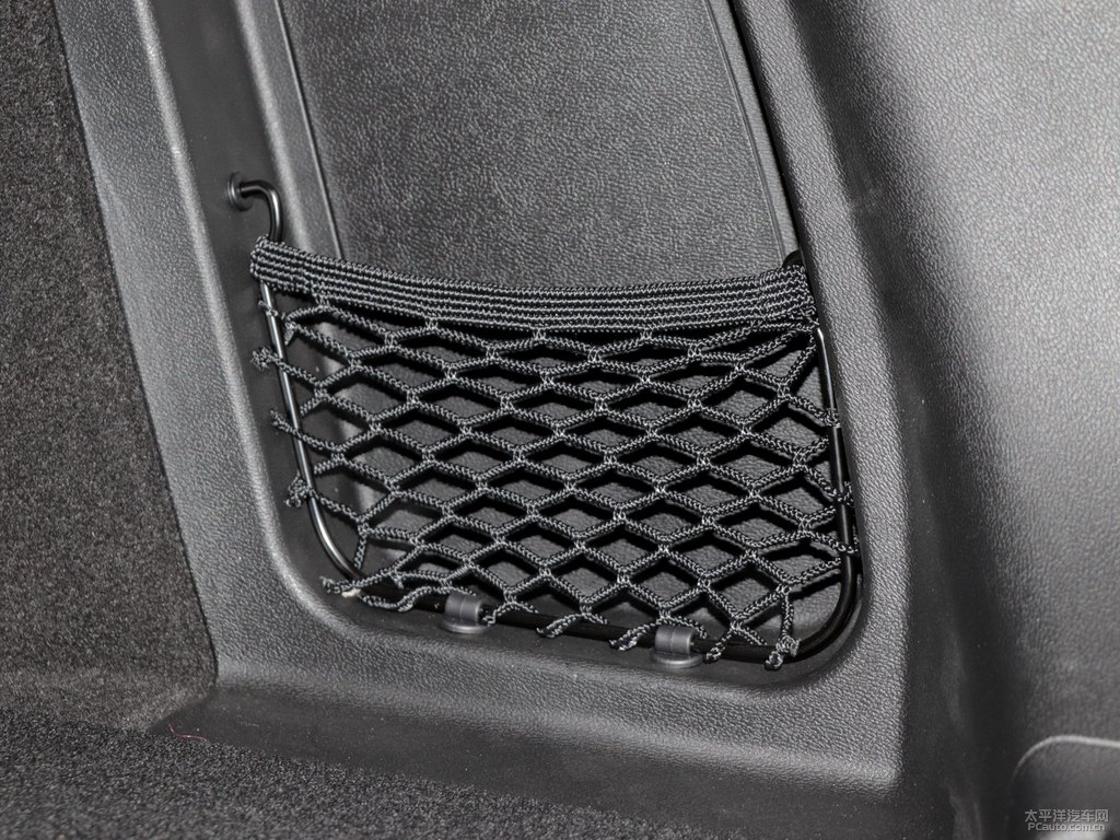 艾爾斯灰魏牌 VV7后備廂空間圖片
