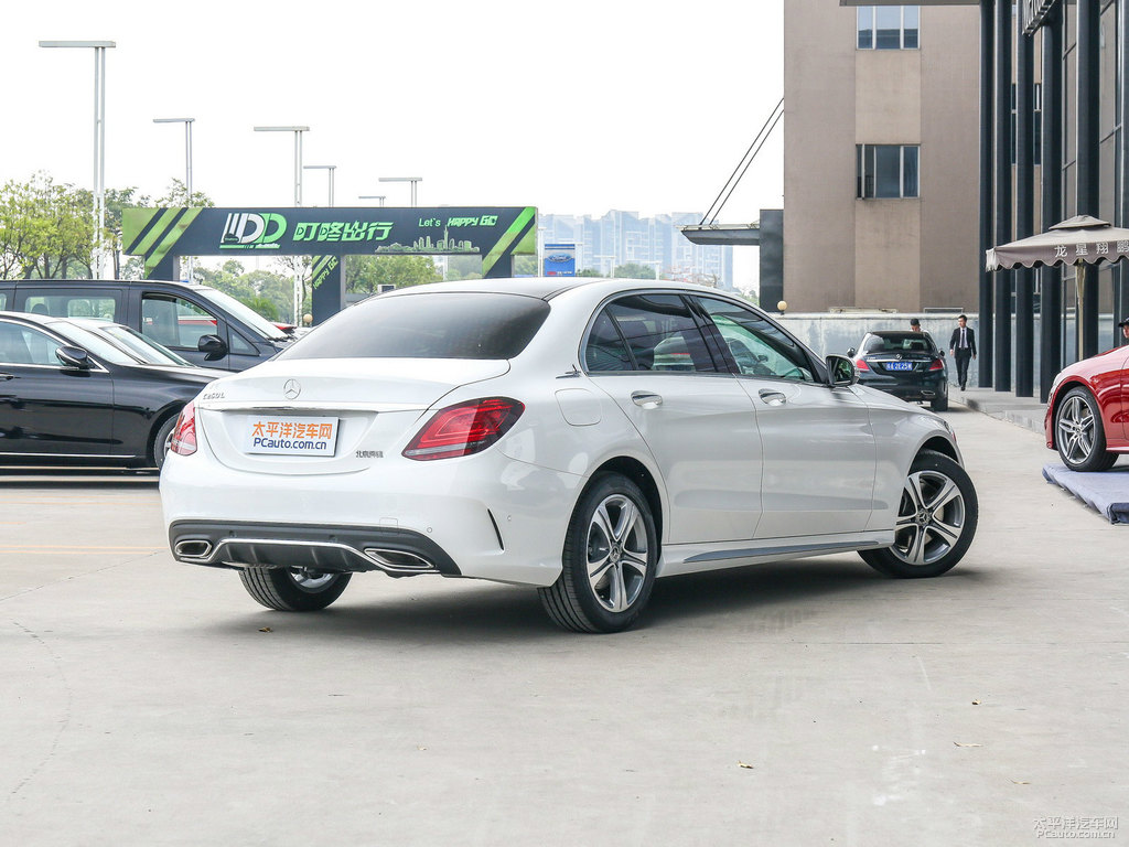 鉆石白奔馳C級整車外觀外觀圖片