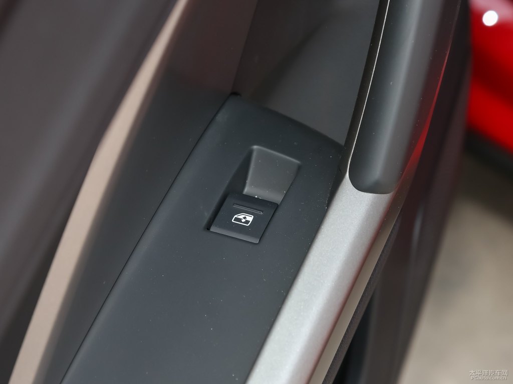 探戈紅奧迪Q3車廂內飾圖片