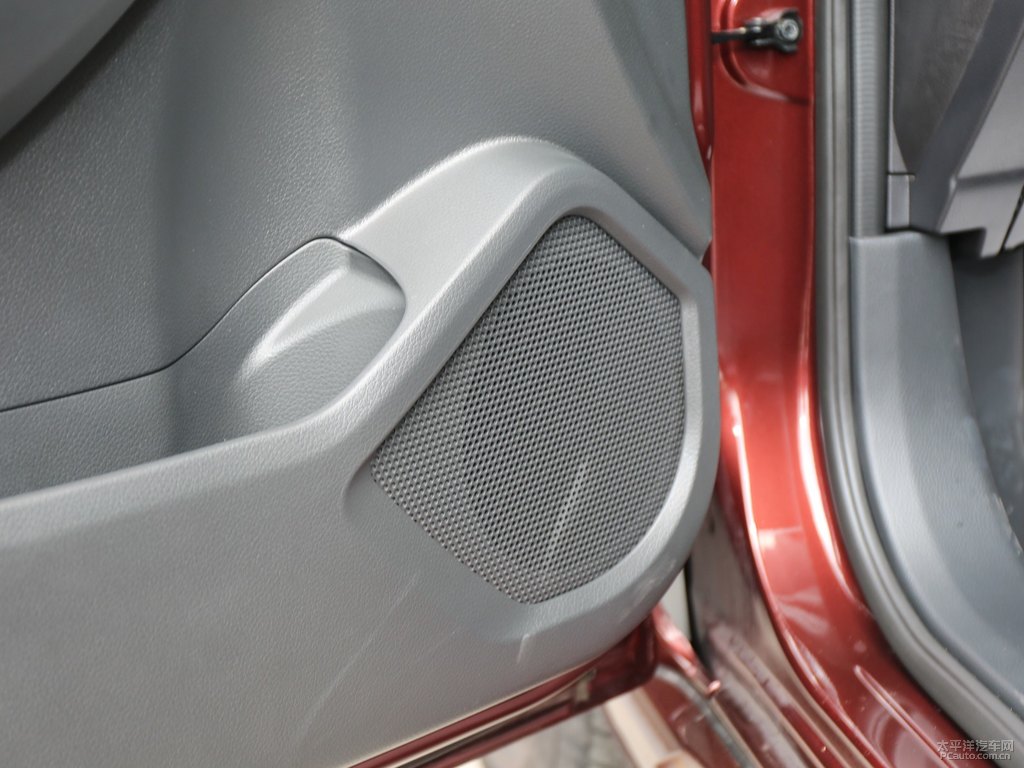 朝霞紅啟辰T70車廂內(nèi)飾圖片