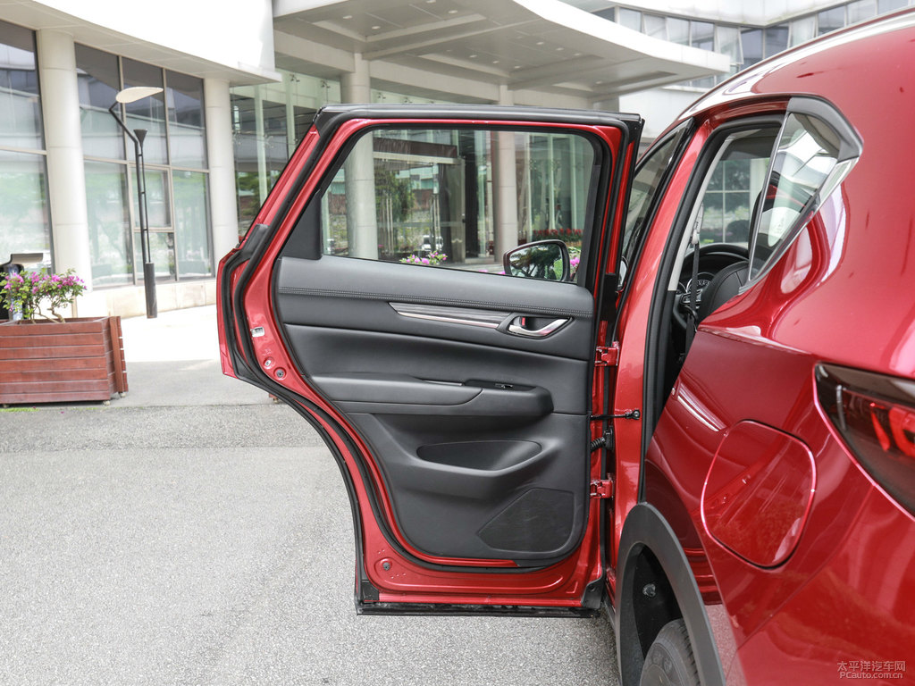 馬自達(dá)CX-5車廂內(nèi)飾圖片