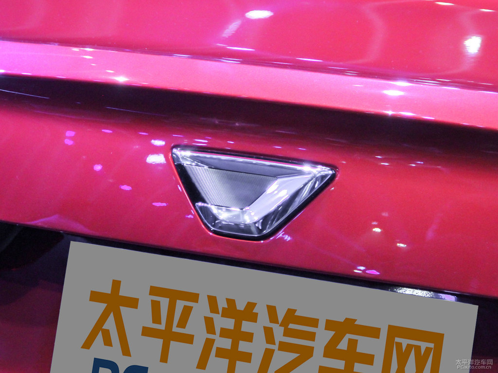 瑪雅紅捷達(dá)VA3車尾外觀圖片