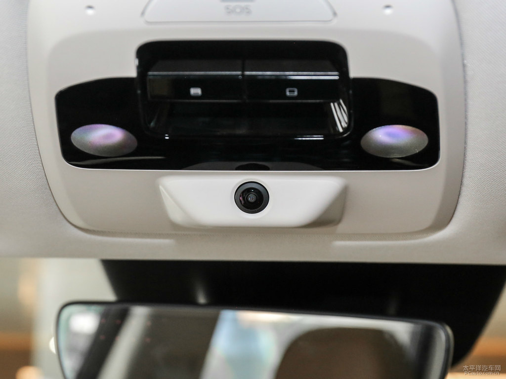 星空藍蔚來ES8車廂內(nèi)飾圖片