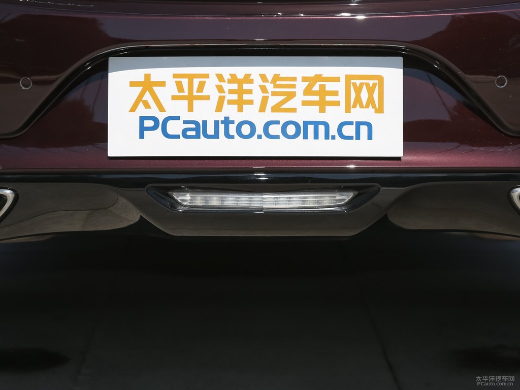 君越車尾外觀圖片