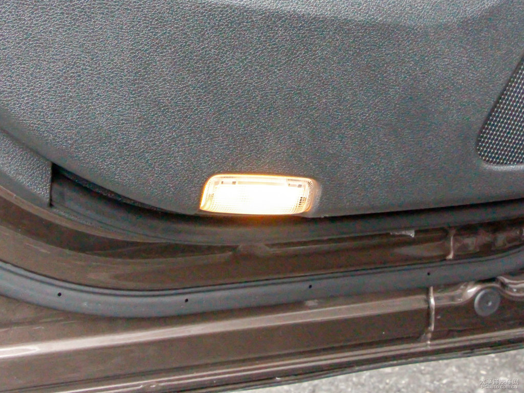 流金棕英菲尼迪QX50車廂內(nèi)飾圖片