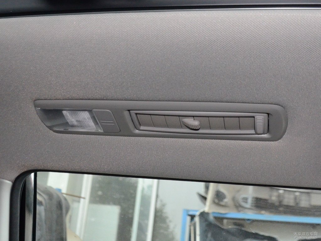 墨晶黑漢蘭達(dá)車廂內(nèi)飾圖片