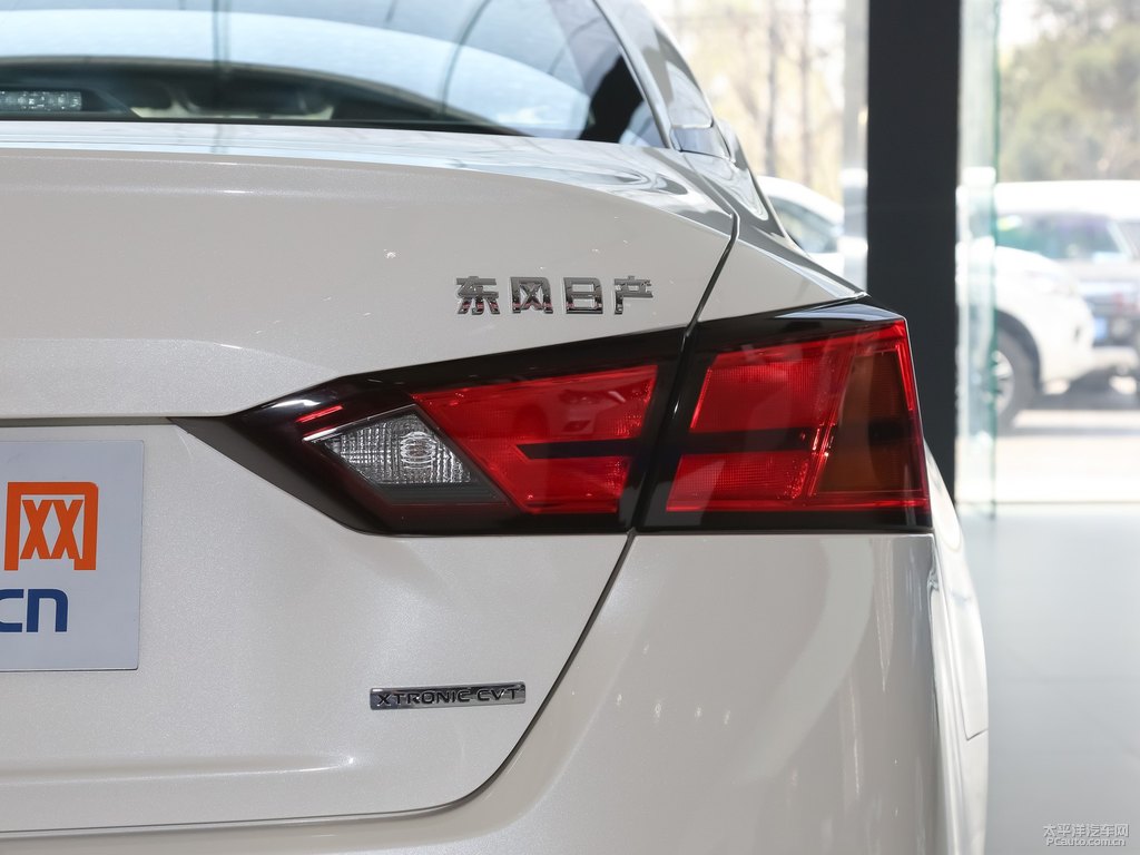 珠光白天籟車尾外觀圖片