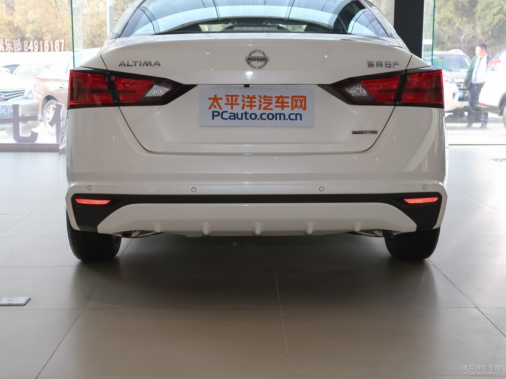 珠光白天籟車尾外觀圖片
