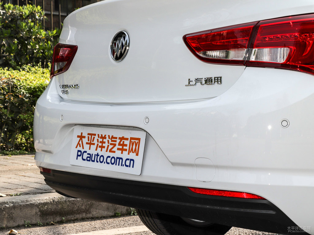 雪域白威朗車(chē)尾外觀(guān)圖片