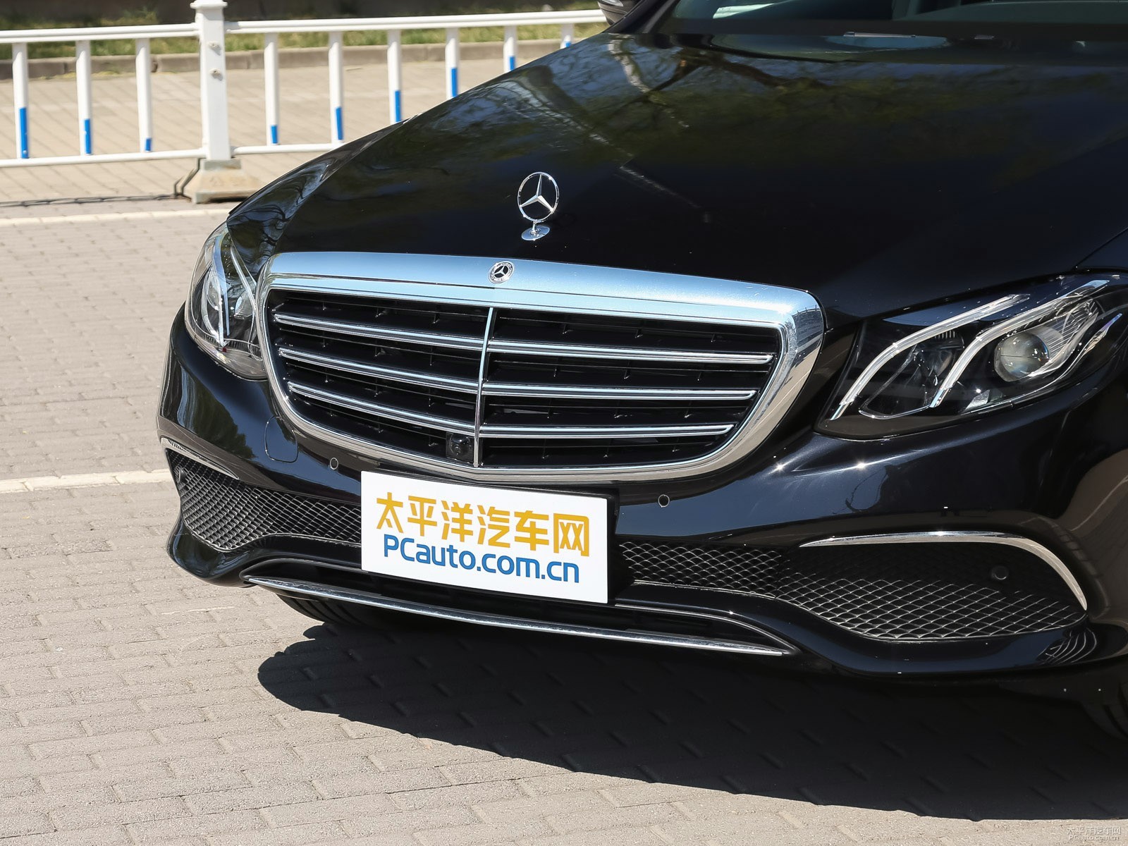 奔馳E級外觀高清大圖
