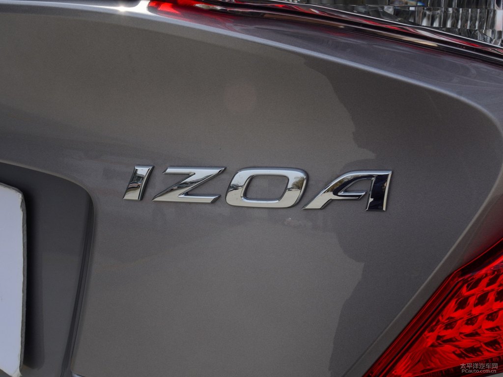 流光銀奕澤IZOA車尾外觀圖片