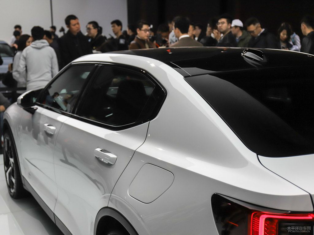 Polestar 2DƬ