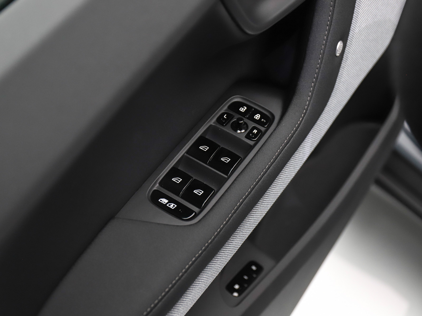 Polestar 2車展高清大圖