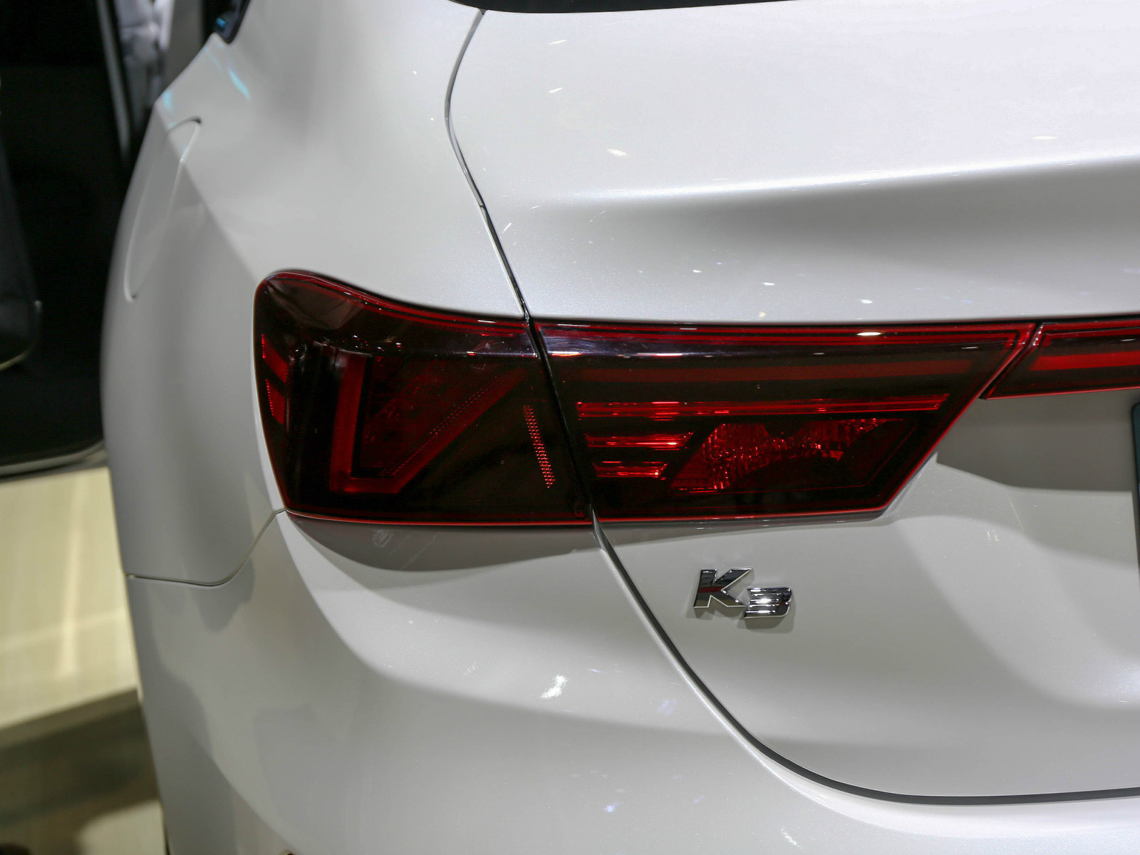 起亞K3新能源車展高清大圖