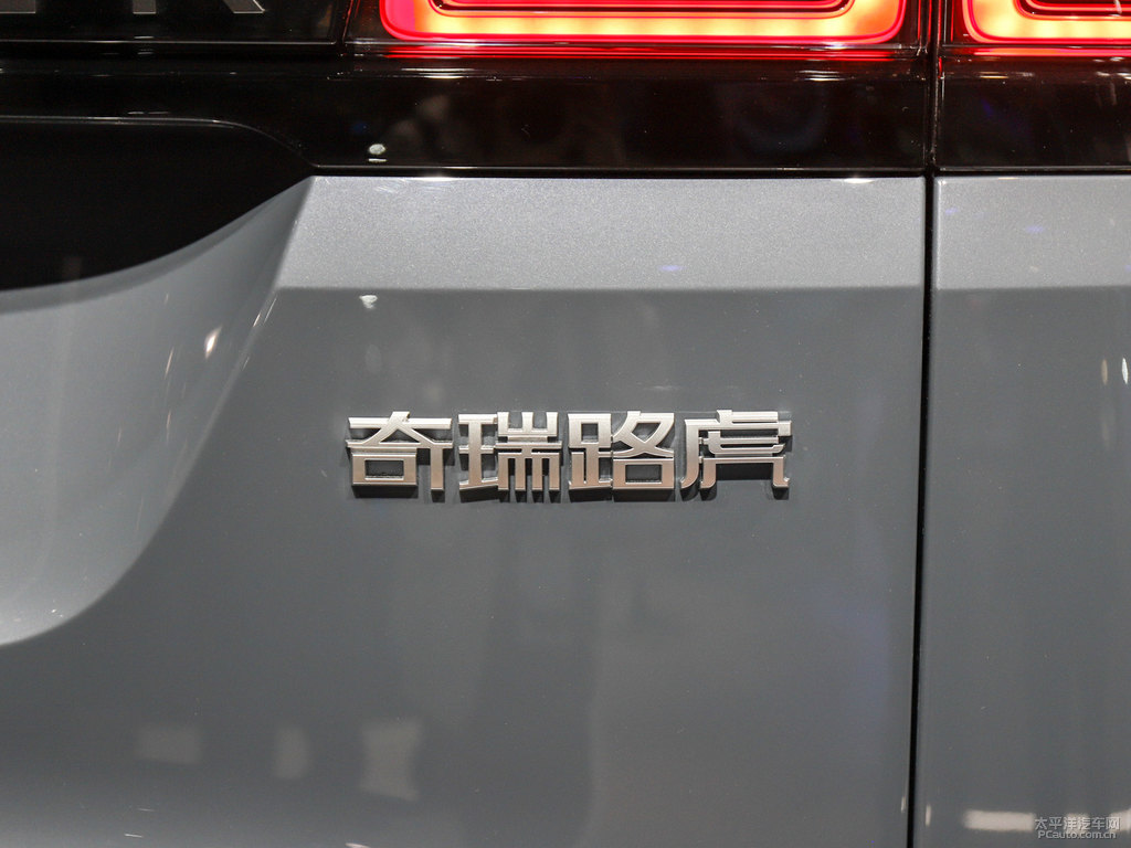 紐約灰攬勝極光車尾外觀圖片