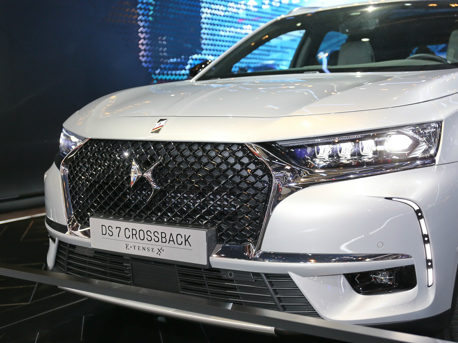 DS 7新能源(海外)車(chē)展高清大圖