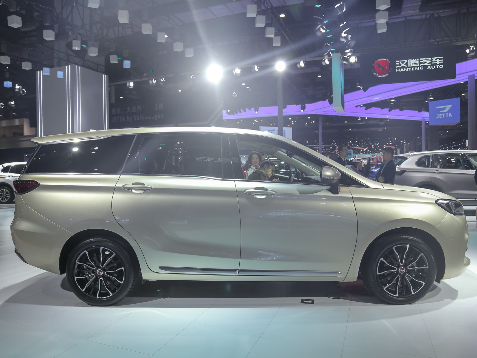 漢騰V7車展高清大圖