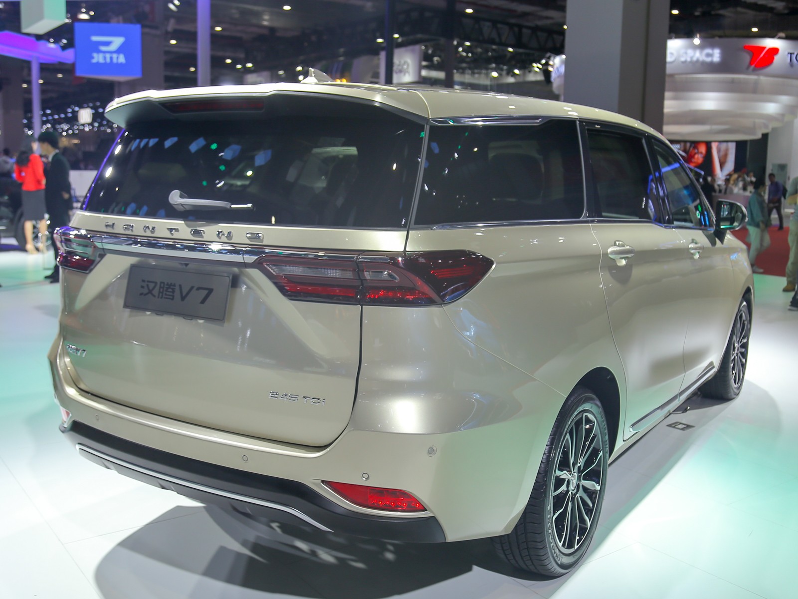 漢騰V7車(chē)展高清大圖