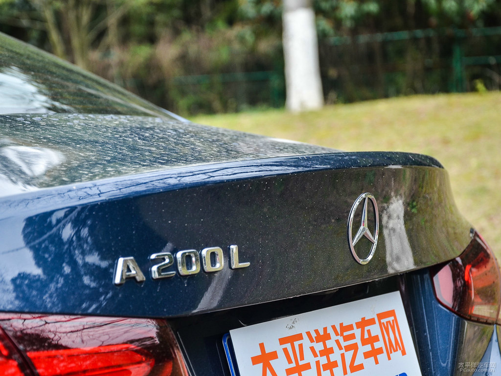 水洗藍(lán)奔馳A級(jí)車(chē)尾外觀圖片