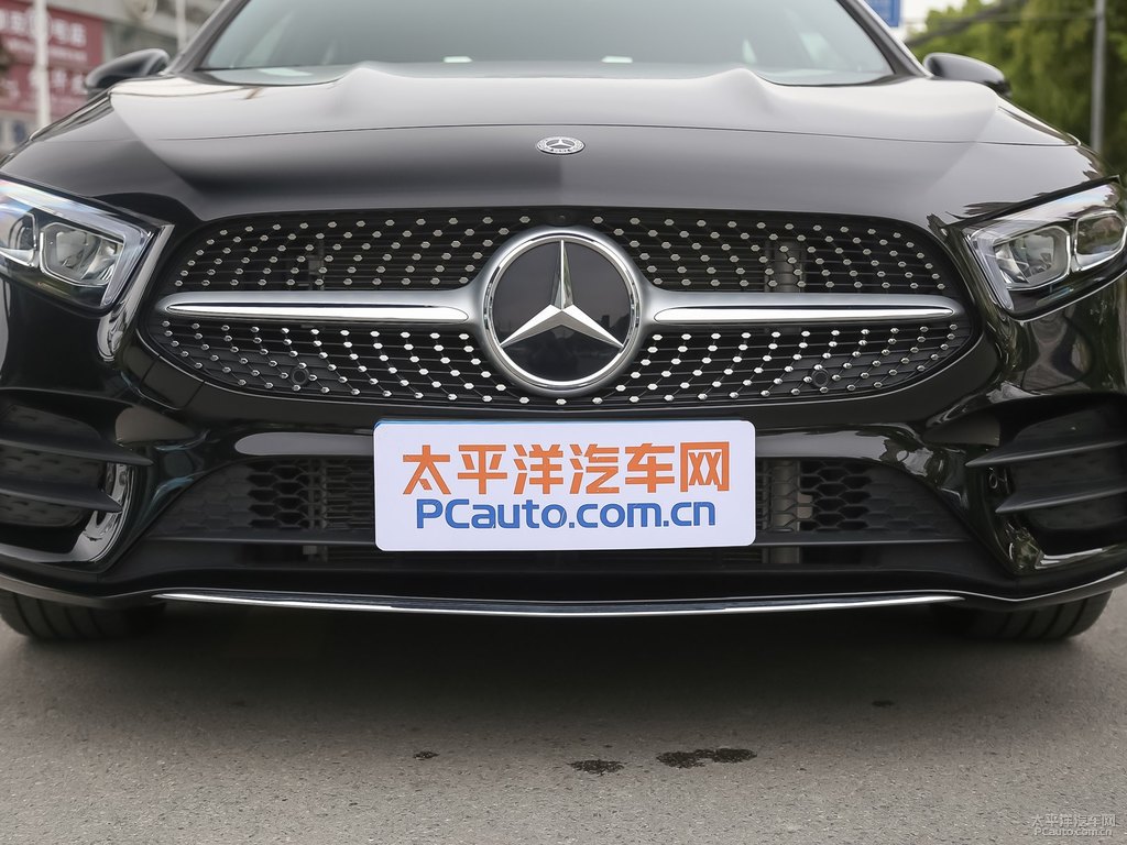 宇宙黑奔馳A級(jí)車頭外觀圖片