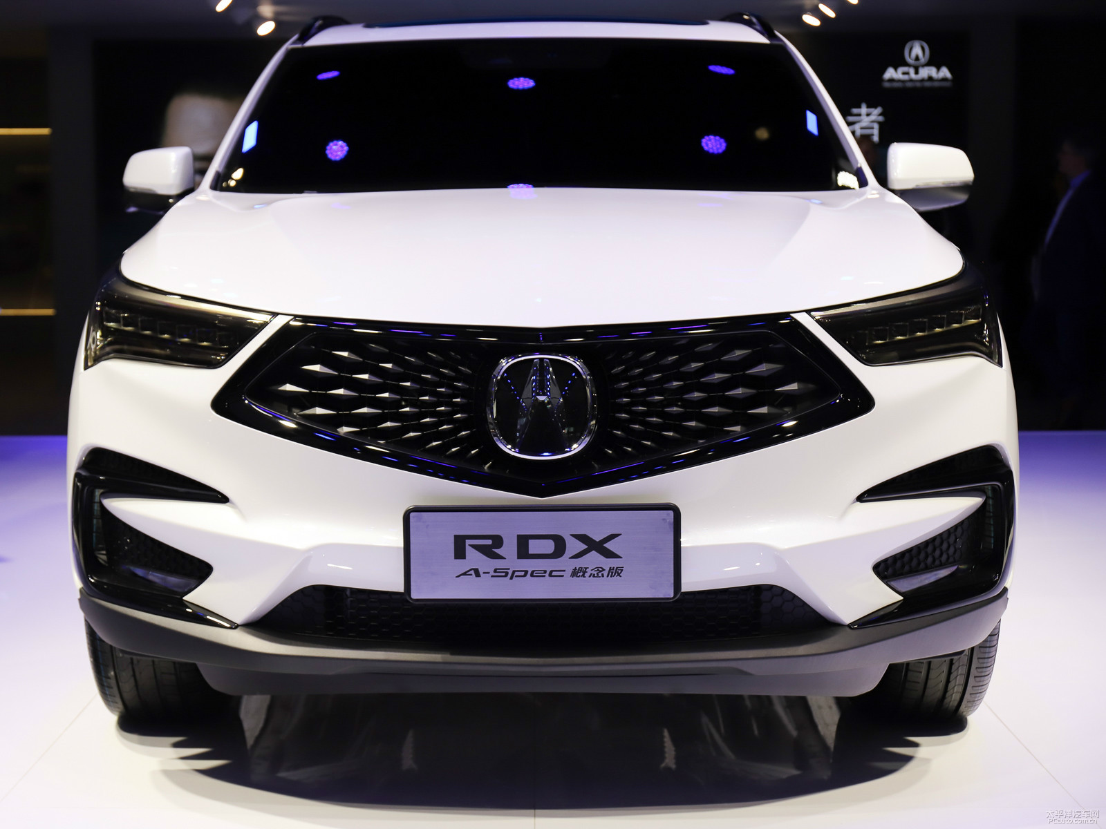 謳歌RDX外觀高清大圖
