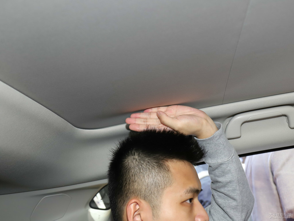 活力橙魏牌 VV5駕乘空間空間圖片
