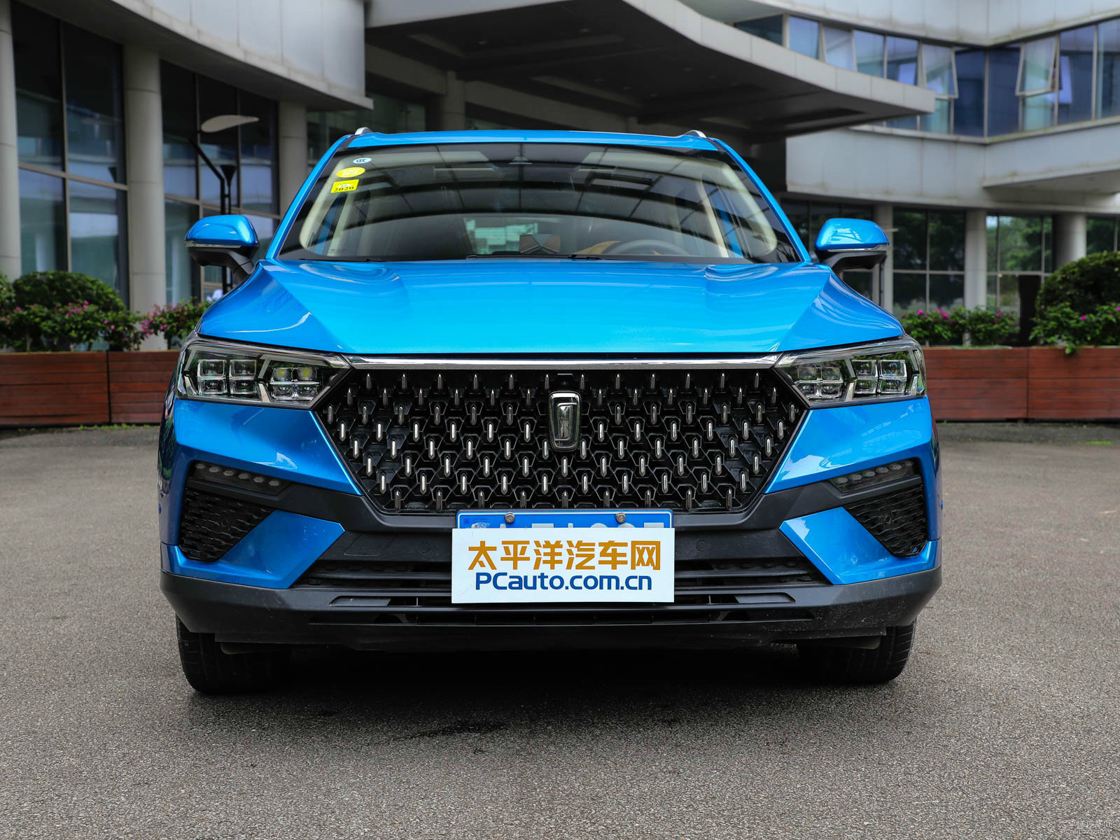 奔騰T77外觀高清大圖