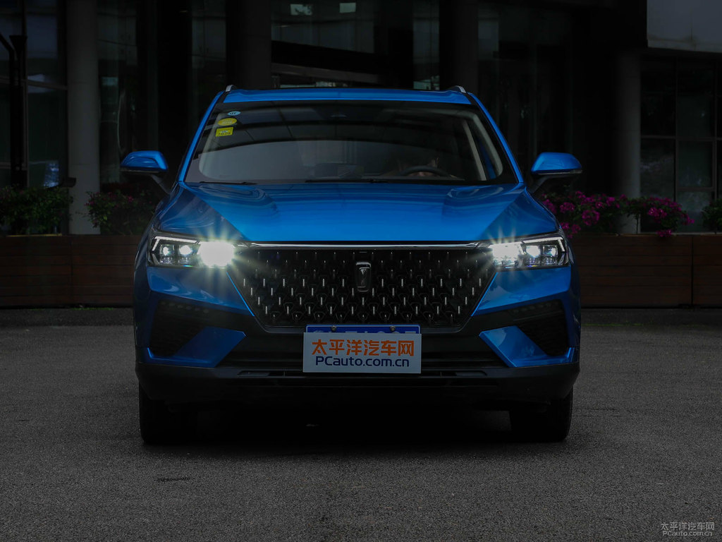 炫動(dòng)藍(lán)奔騰T77車(chē)頭外觀圖片