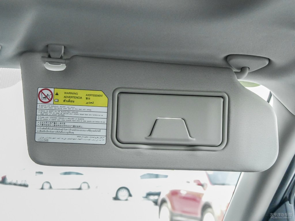 珍珠白歐藍(lán)德車廂內(nèi)飾圖片