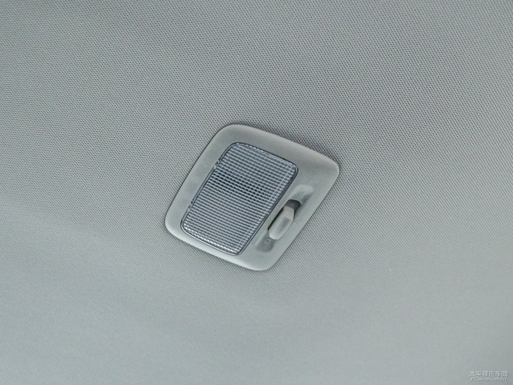 珍珠白歐藍德車廂內飾圖片