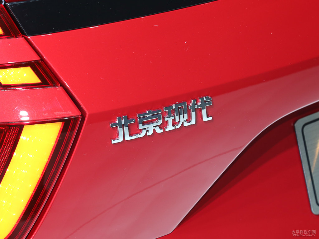 熱情紅北京現(xiàn)代ix25車尾外觀圖片