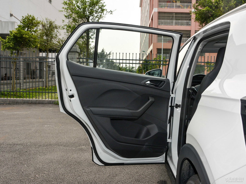 極地白途鎧車廂內(nèi)飾圖片