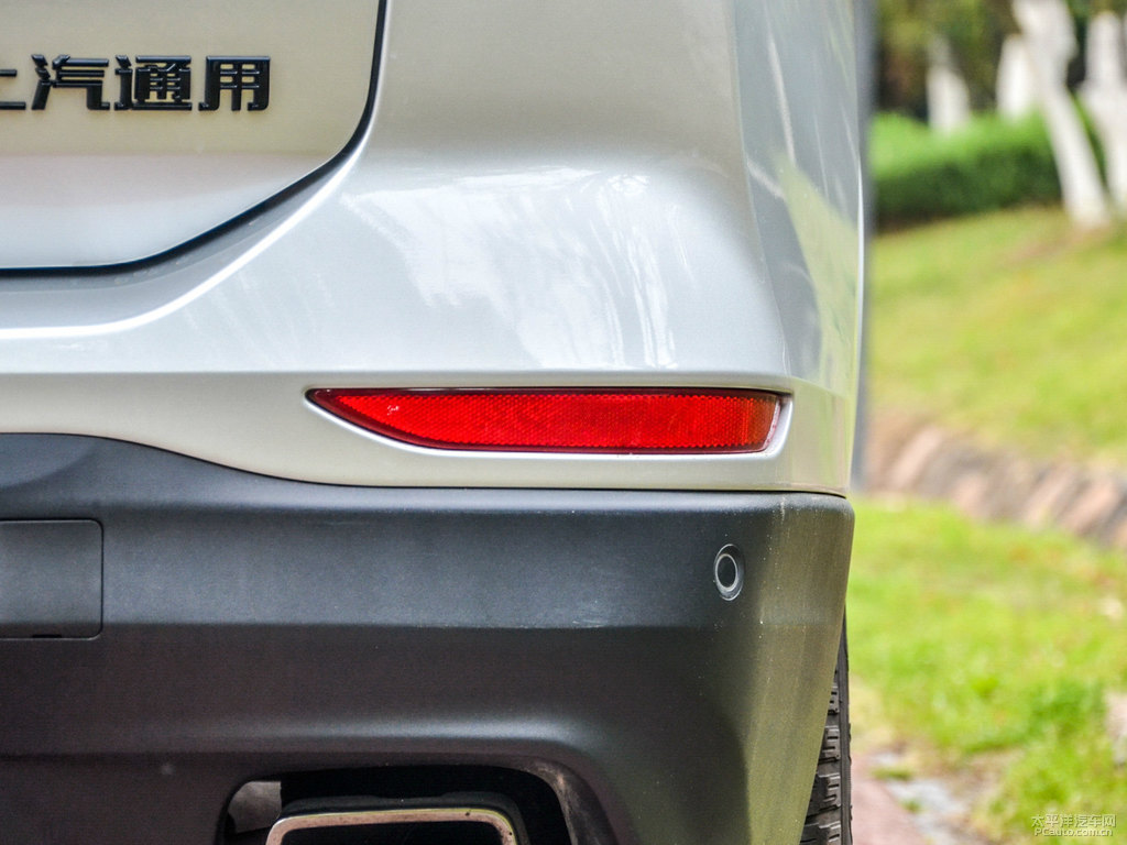 星河銀探界者車尾外觀圖片