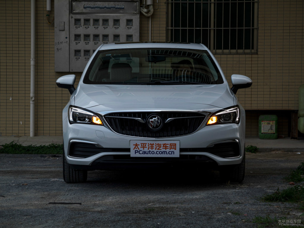 雪域白威朗車頭外觀圖片