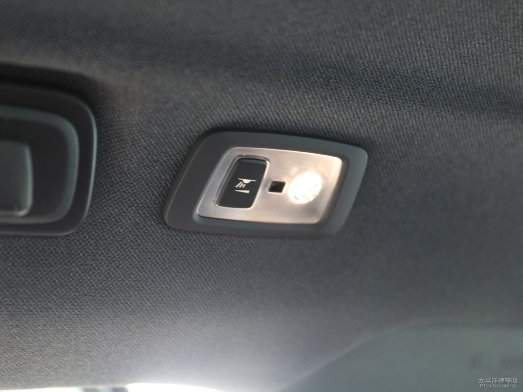 冰雪白沃爾沃XC40車廂內(nèi)飾圖片