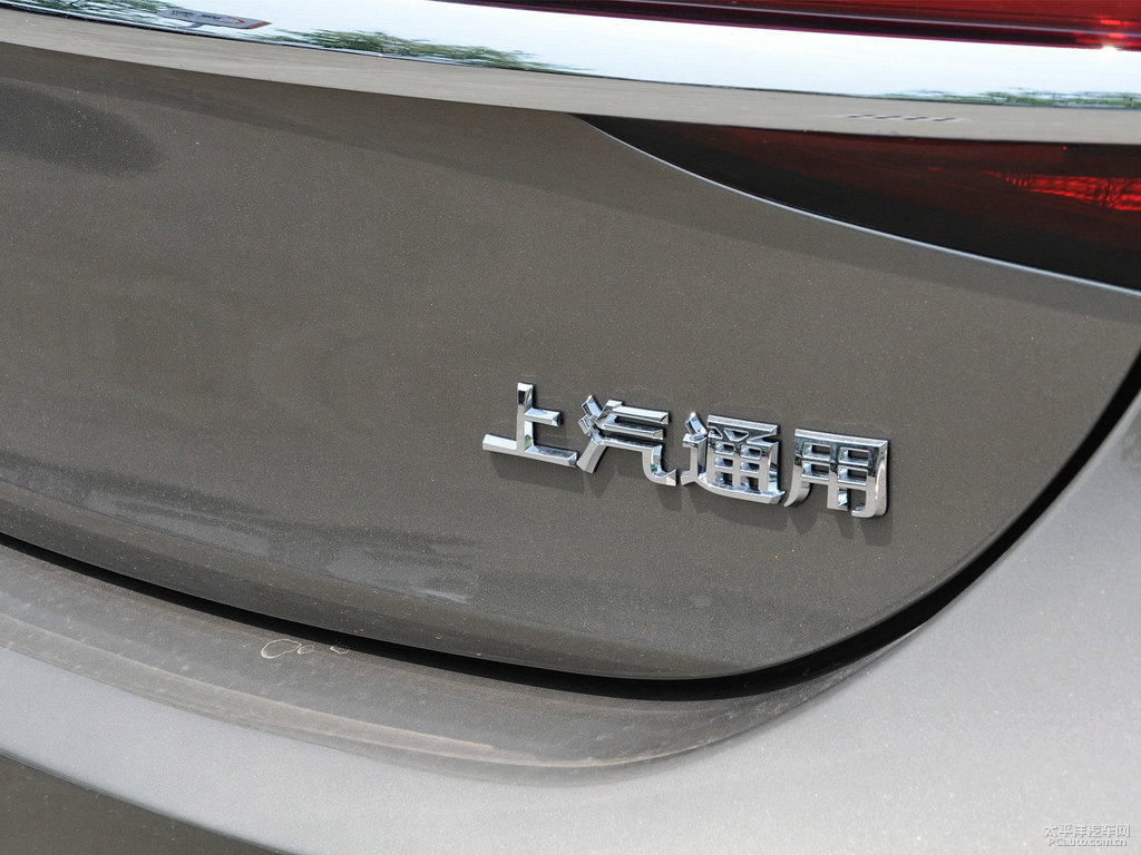 君越車尾外觀圖片