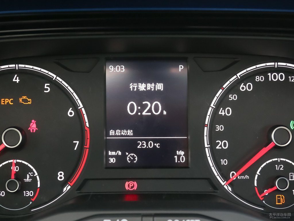 皇家藍(lán)大眾Polo中控內(nèi)飾圖片