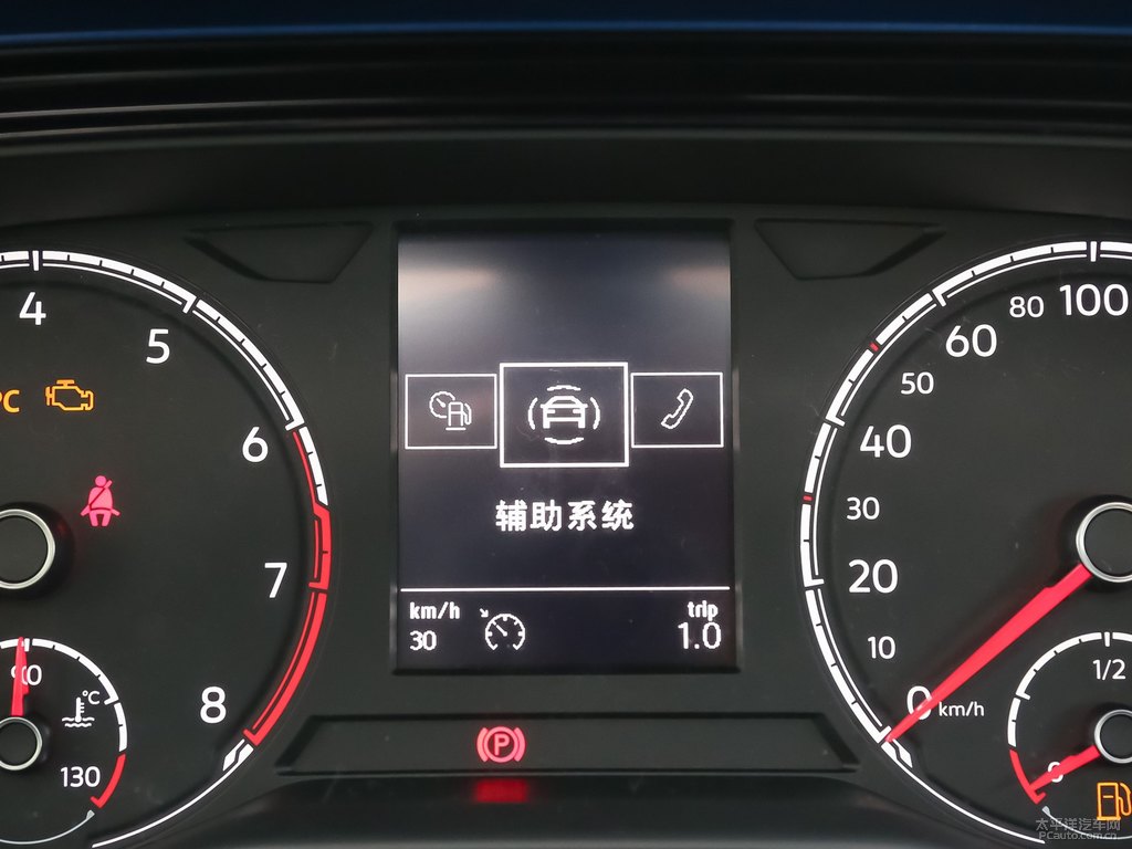 皇家藍(lán)大眾Polo中控內(nèi)飾圖片