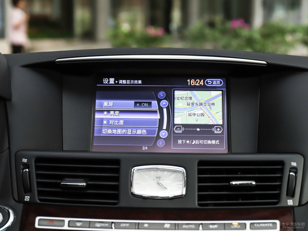 琉璃黑英菲尼迪Q70L中控內(nèi)飾圖片