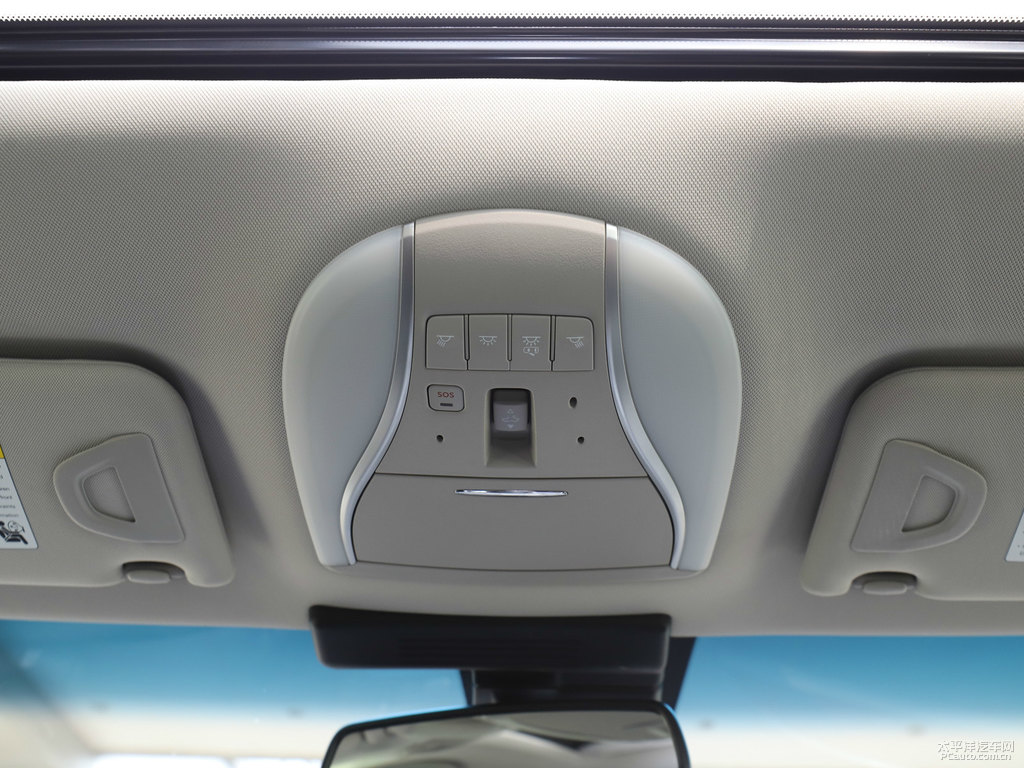琉璃黑英菲尼迪Q70L車廂內(nèi)飾圖片