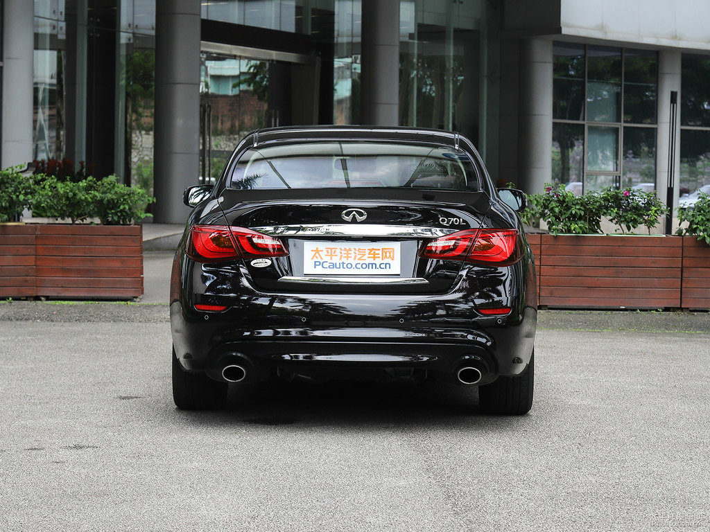 琉璃黑英菲尼迪Q70L整車外觀外觀圖片