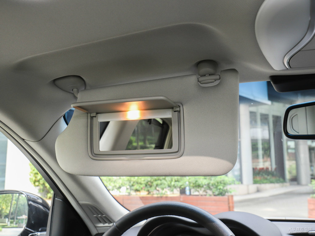 琉璃黑英菲尼迪Q70L車廂內(nèi)飾圖片