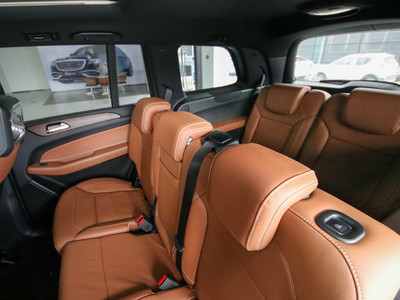 Lorinser GS500空間實(shí)拍圖