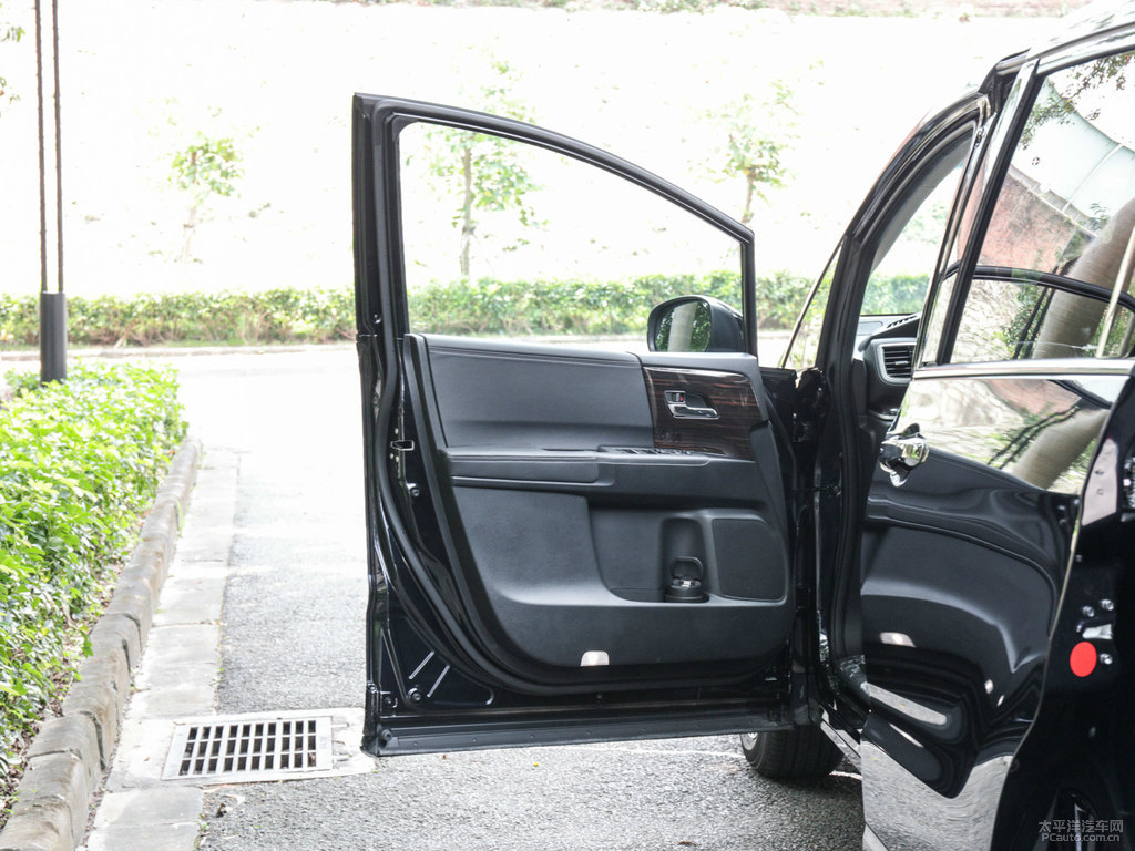 星空藍奧德賽車廂內(nèi)飾圖片