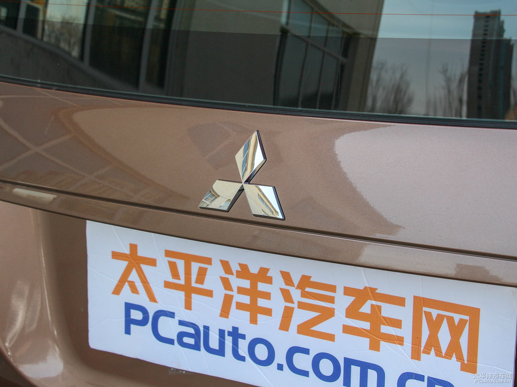 琥珀棕奕歌車尾外觀圖片
