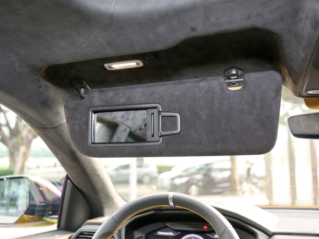 GialloAuge蘭博基尼Urus車廂內(nèi)飾圖片