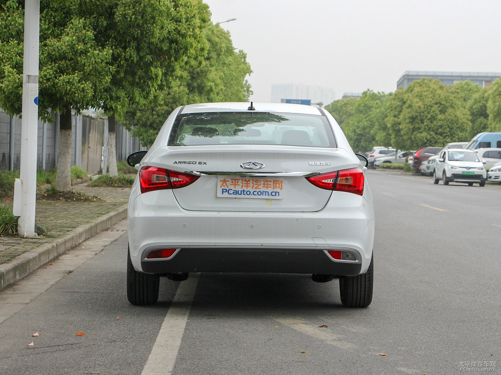 皓月白艾瑞澤5整車外觀外觀圖片