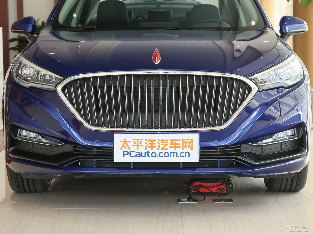 青川藍(lán)紅旗H5經(jīng)典車頭外觀圖片